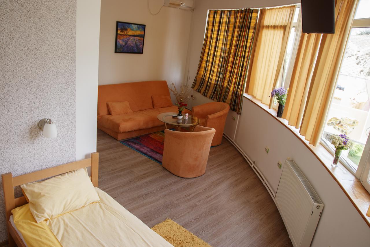 Guesthouse Night&Day Subotica Exteriér fotografie